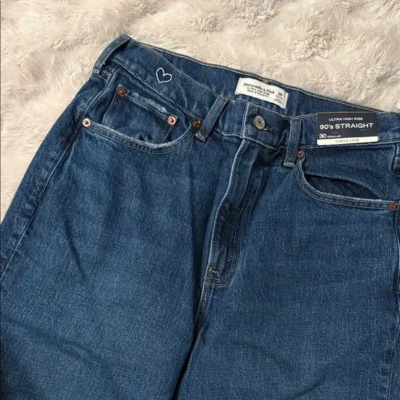 Womens ultra high rise 90s Straight Blue Jeans- BRAND NEW W TAGS ABERCROMBIE - Picture 10 of 14